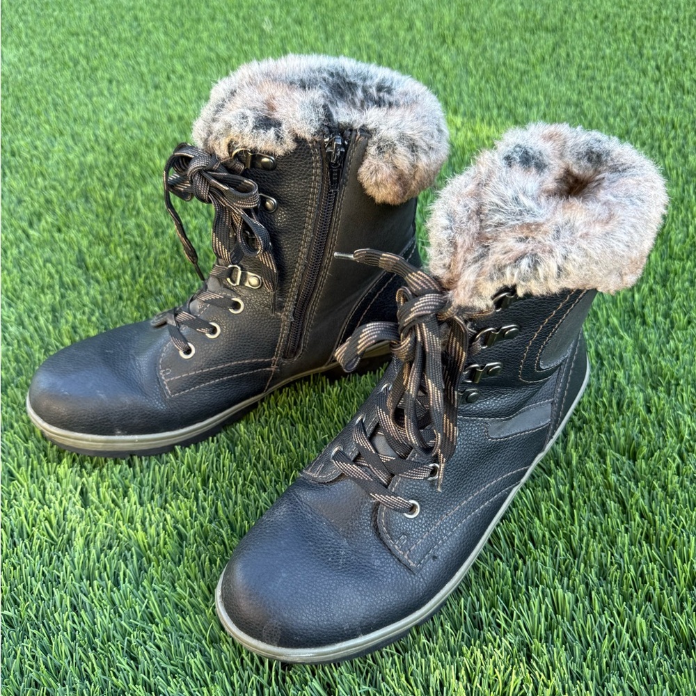 Earth Origins Black Faux Fur Winter Boots